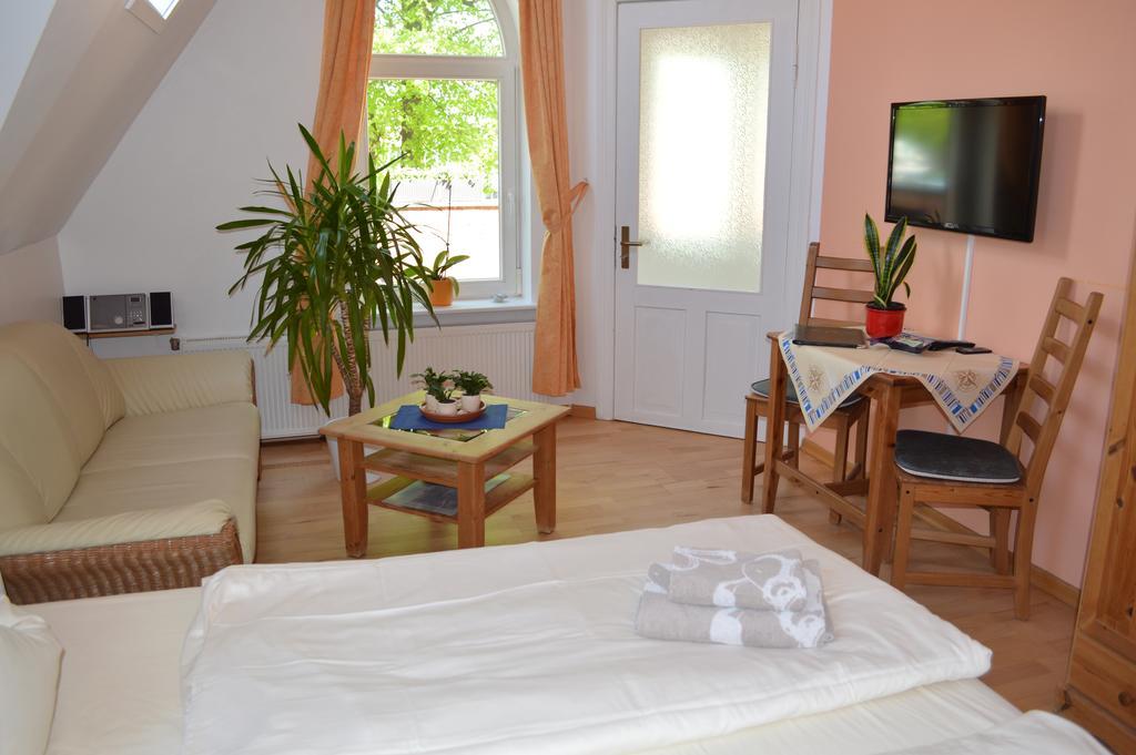 Twee Linden Warnemuende Zentrum รอสต็อค ภายนอก รูปภาพ